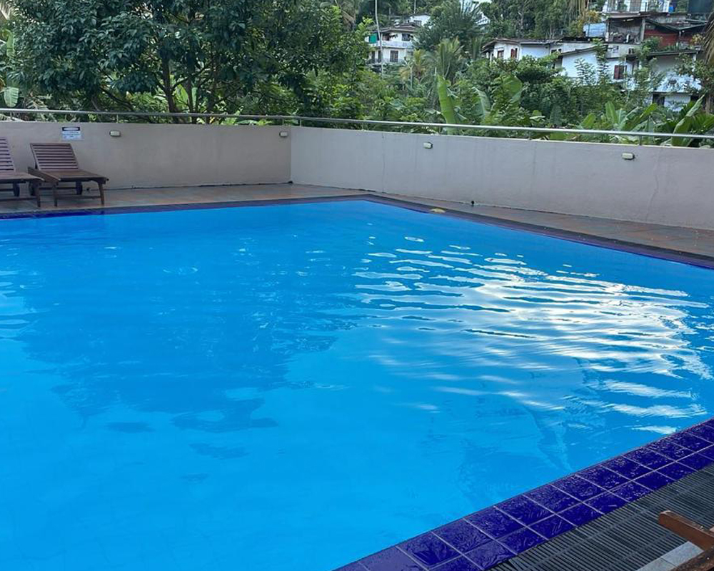 DEVON-Pool-01